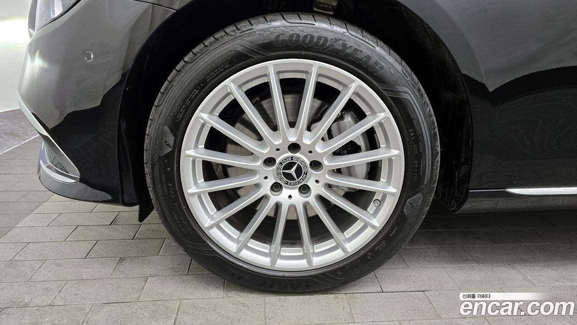 Mercedes-Benz E-Class E220d 4MATIC Exclusive, 2023