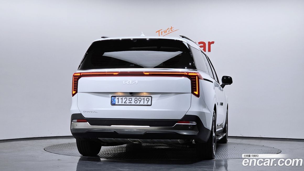 Kia Carnival 7-Seater Signature, 2025