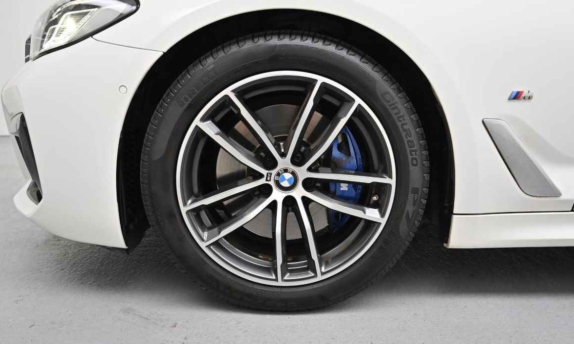 BMW 5-Series 520i M Sport, 2023