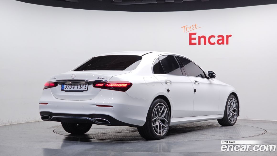 Mercedes-Benz E-Class E220d 4MATIC AMG Line, 2022