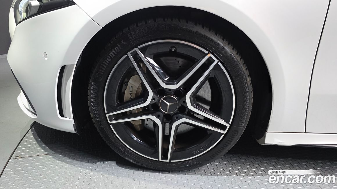 Mercedes-Benz A-Class AMG A35 4MATIC Sedan, 2023