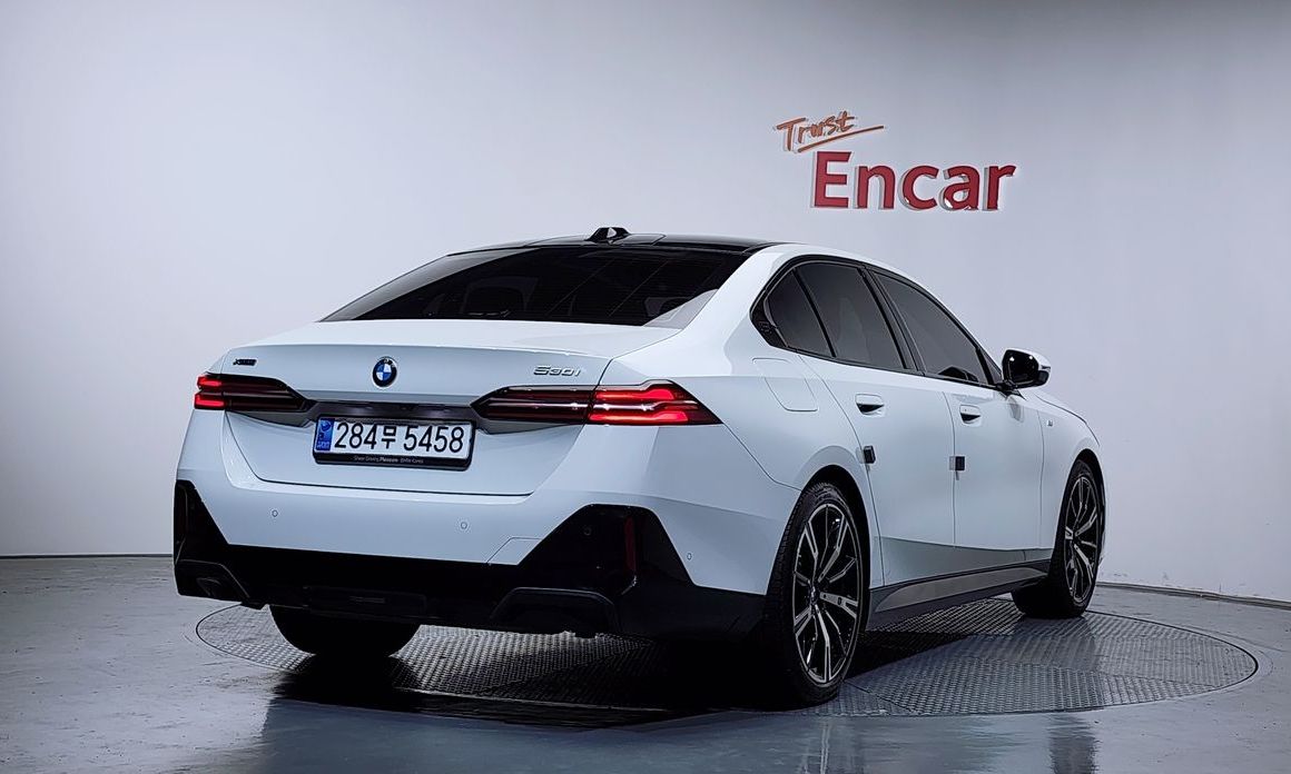 BMW 5-Series 530i xDrive M Sport, 2024
