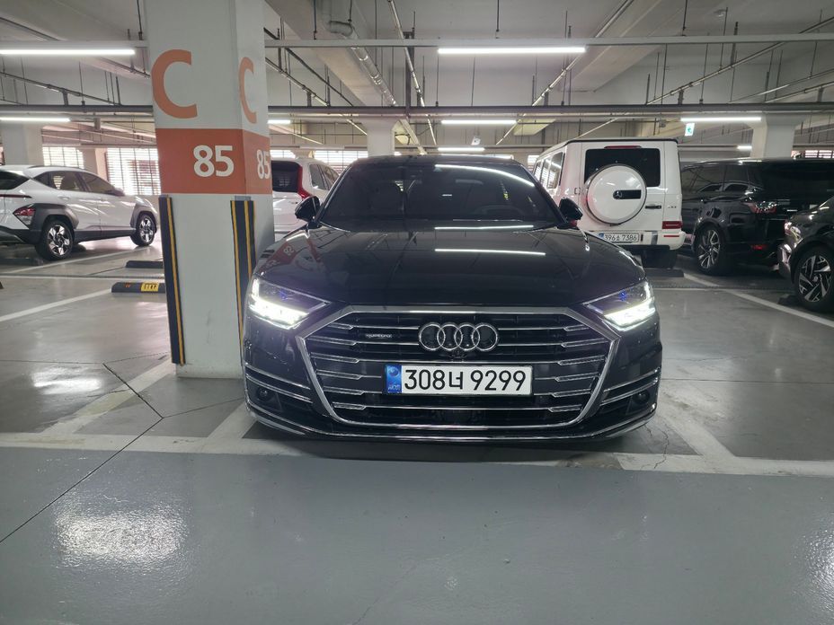 Audi A8 60 TFSI Quattro LWB, 2021