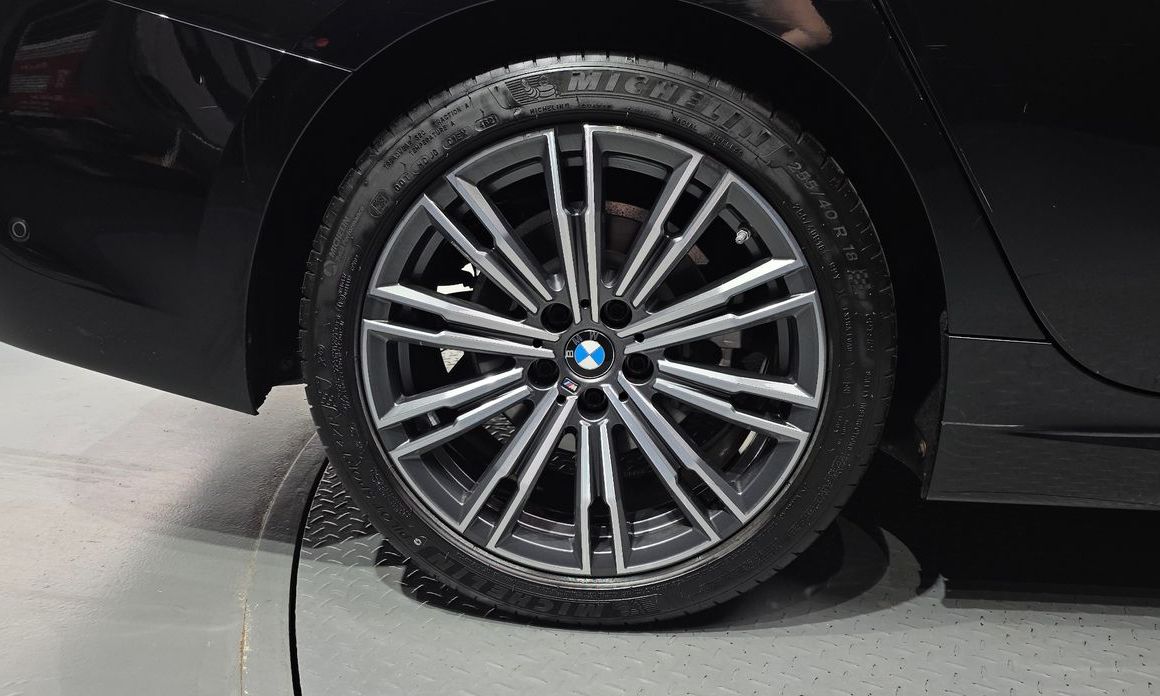BMW 3-Series 320i M Sport, 2022