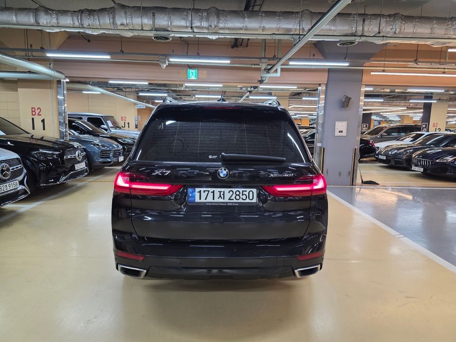 BMW X7 xDrive 40i Design Pure Excellence 7-Seater, 2022