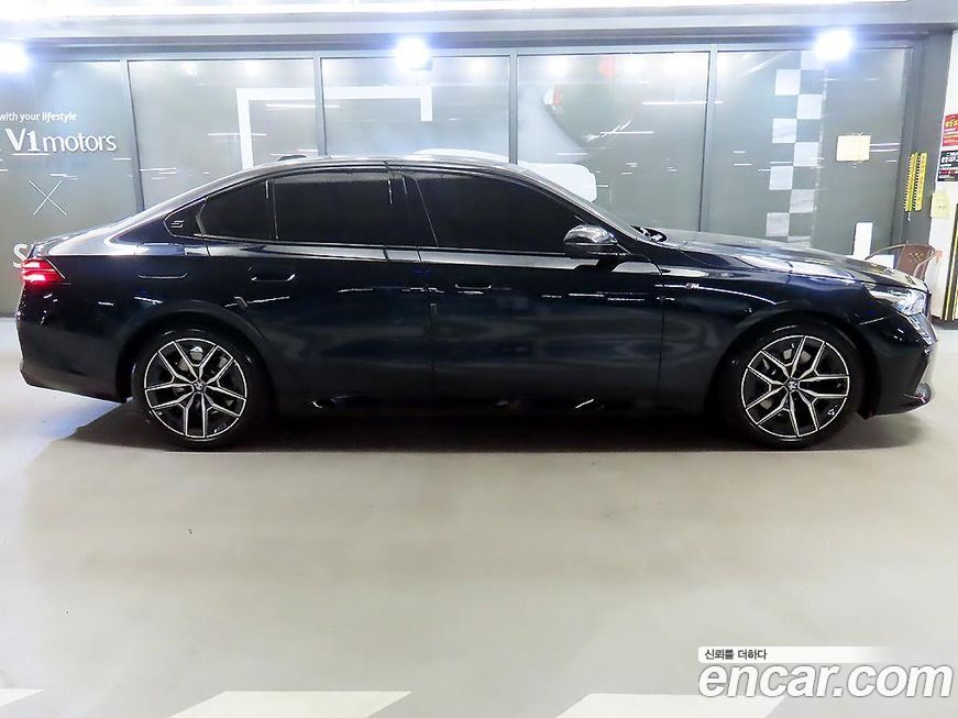 BMW 5-Series 520i M Sport, 2025