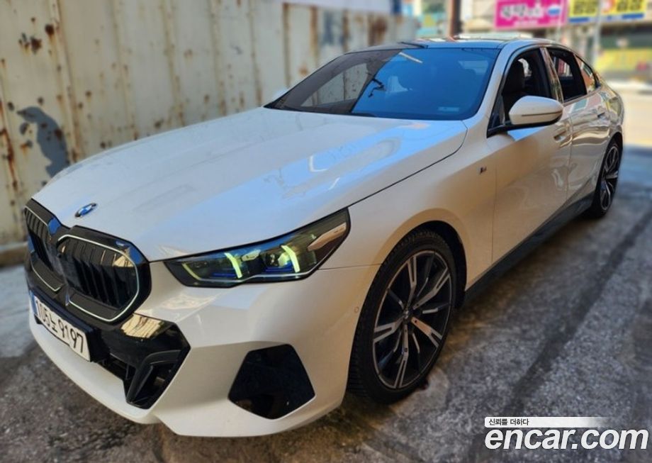 BMW 5-Series 530i xDrive M Sport, 2024
