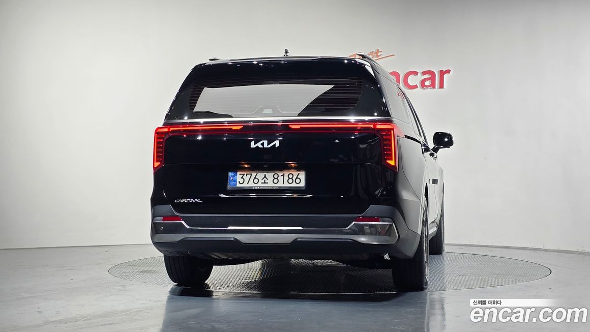 Kia Carnival 9-Seater Signature, 2024