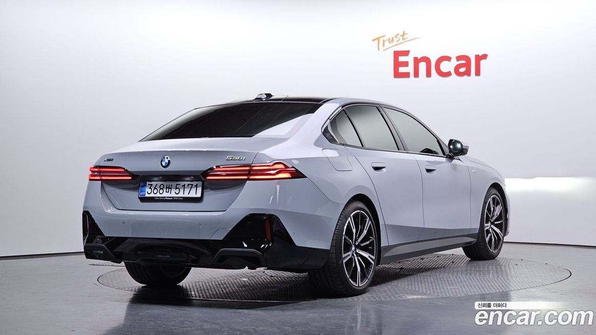 BMW 5-Series 530i xDrive M Sport, 2025