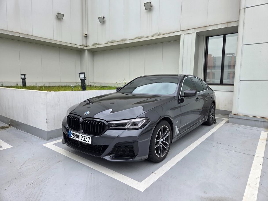 BMW 5-Series 523d M Sport, 2023