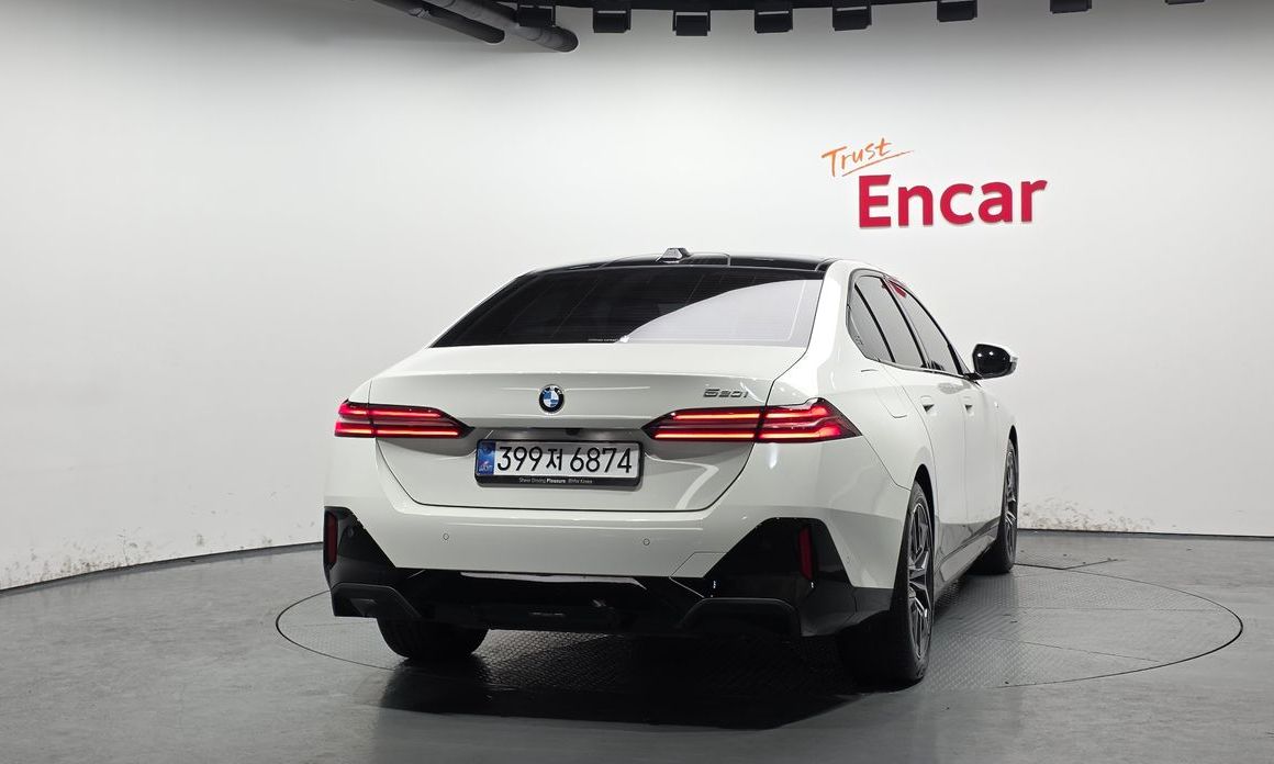 BMW 5-Series 520i M Sport, 2025