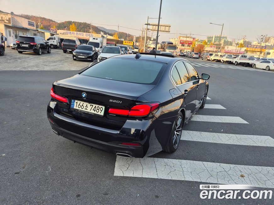 BMW 5-Series 520i M Sport, 2022