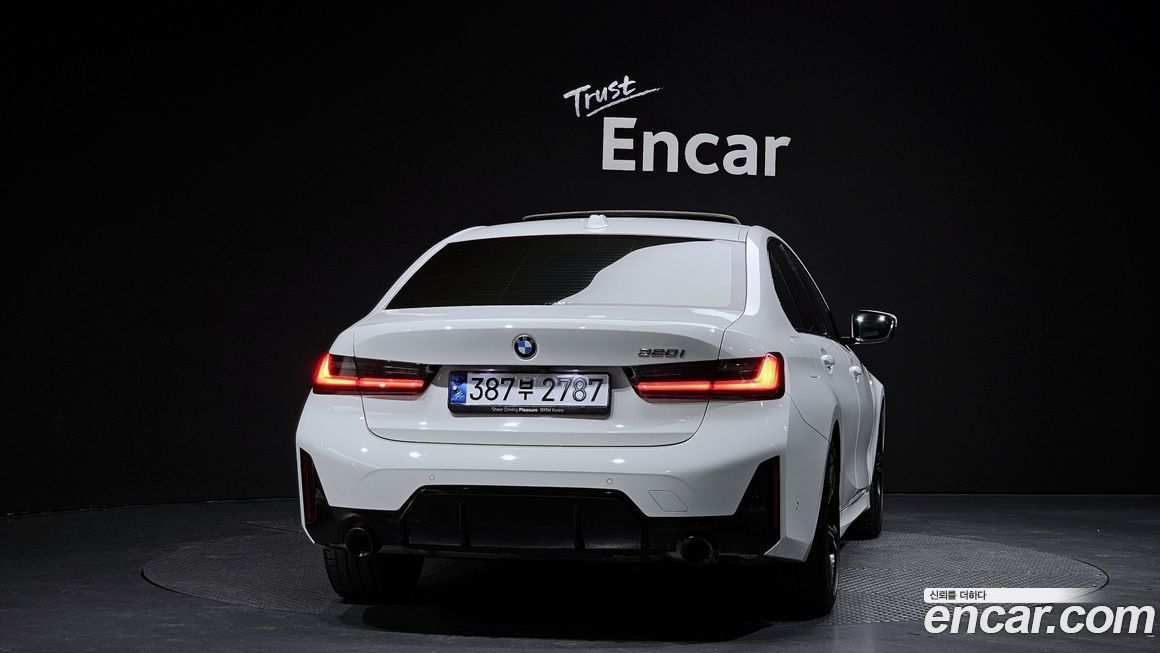 BMW 3-Series 320i M Sport, 2024