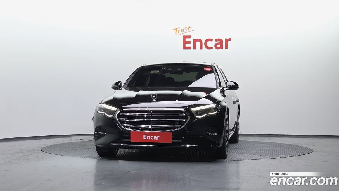 Mercedes-Benz E-Class E300 4MATIC Exclusive, 2024