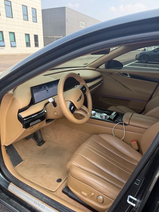Genesis G80 Gasoline 2.5 Turbo 2WD, 2025
