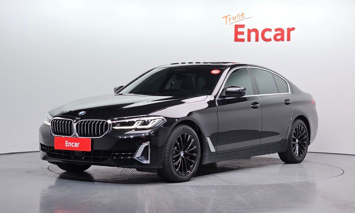 BMW 5-Series 530i Luxury, 2022