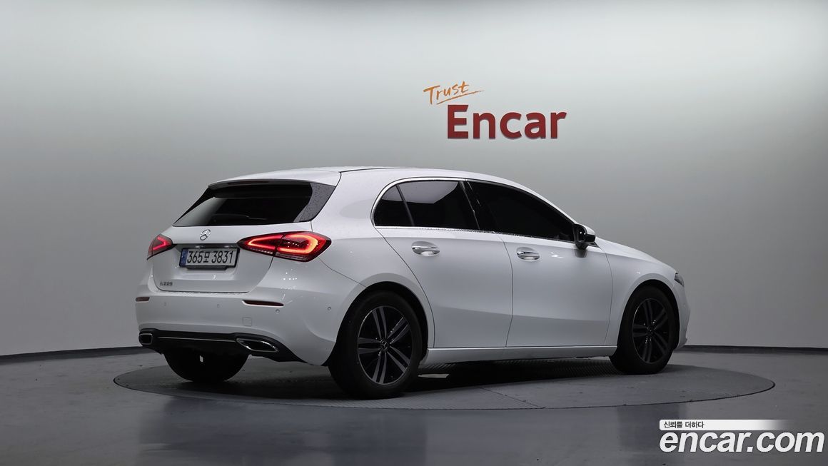 Mercedes-Benz A-Class A220 Hatchback, 2022