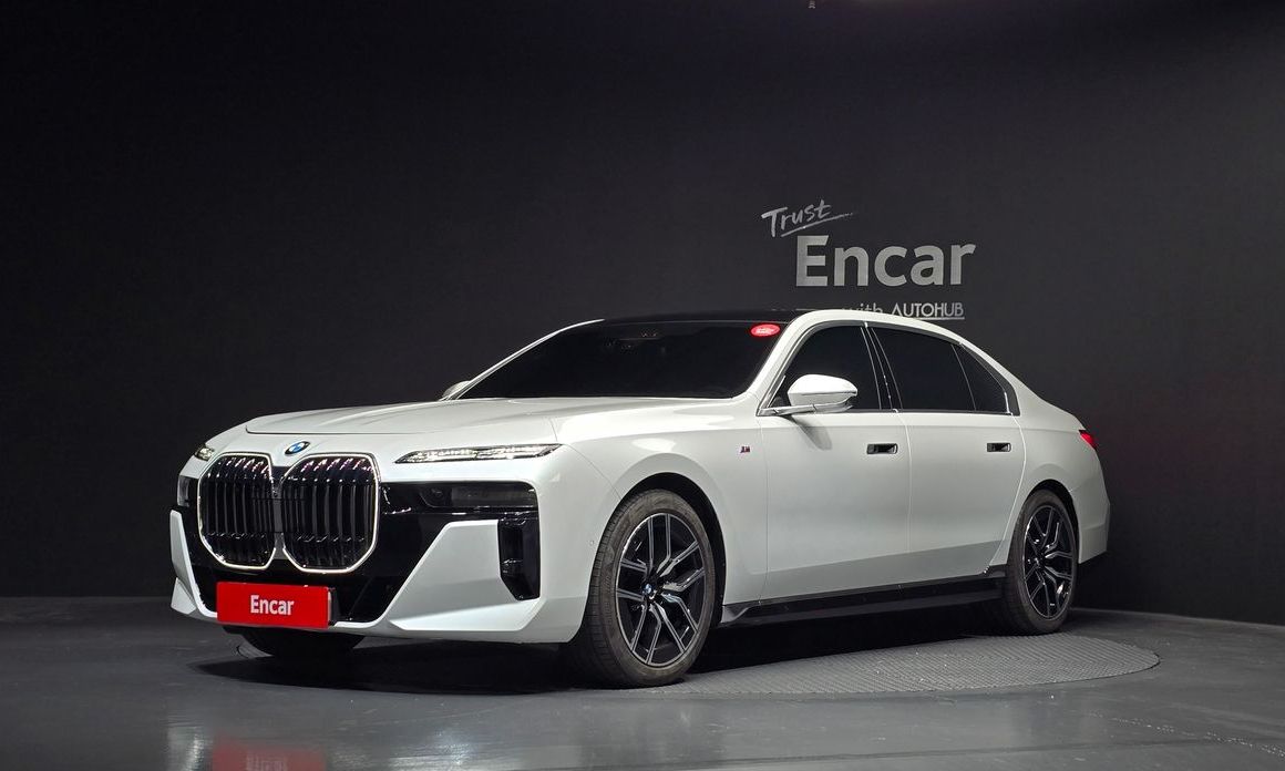 BMW 7-Series 740i xDrive M Sport, 2025