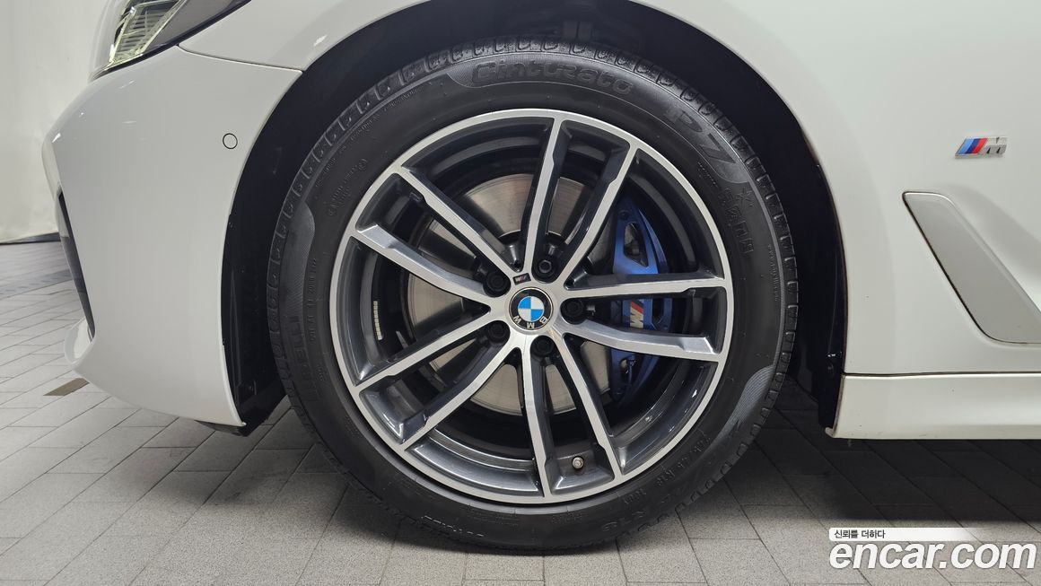 BMW 5-Series 520i M Sport, 2023