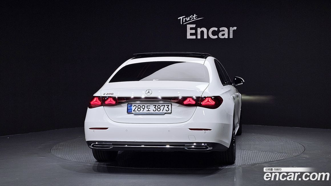 Mercedes-Benz E-Class E200 Avantgarde, 2024