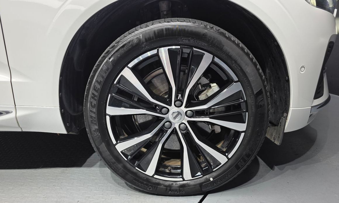 Volvo XC60 B6 Ultimate Bright, 2024
