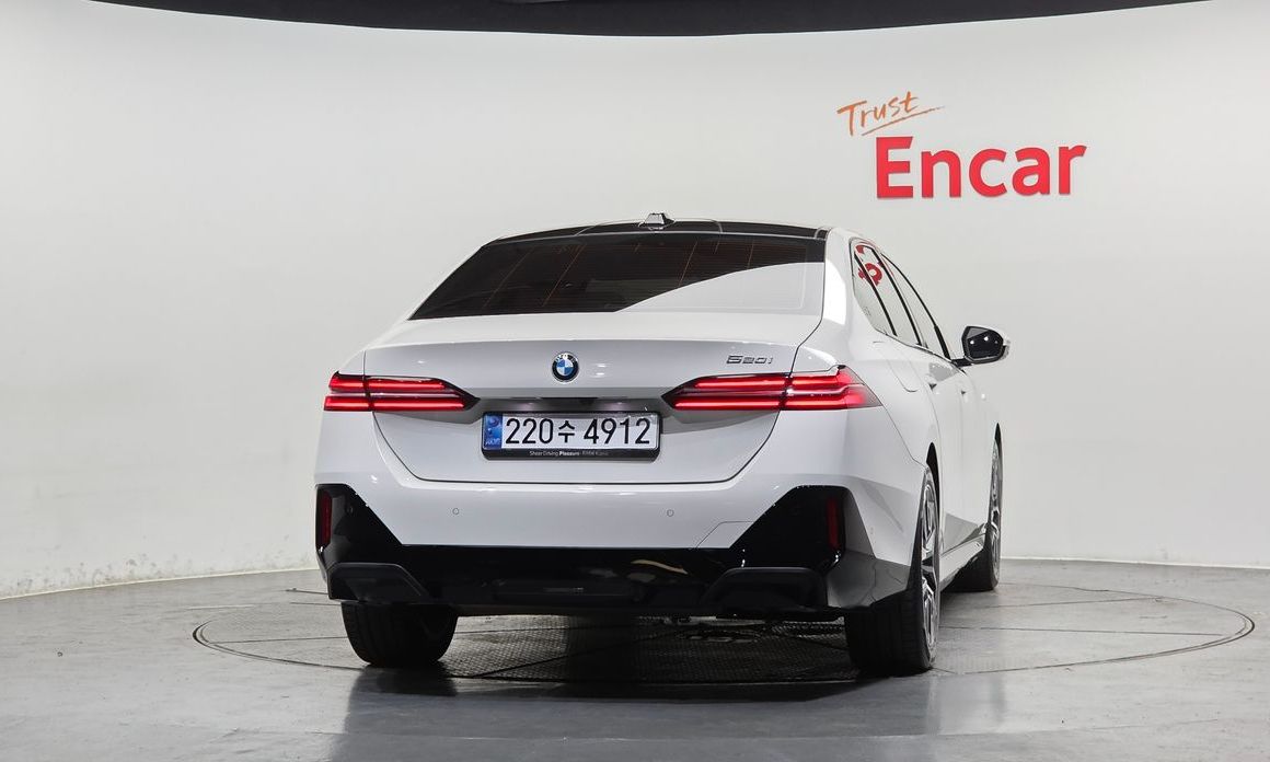 BMW 5-Series 520i M Sport, 2024