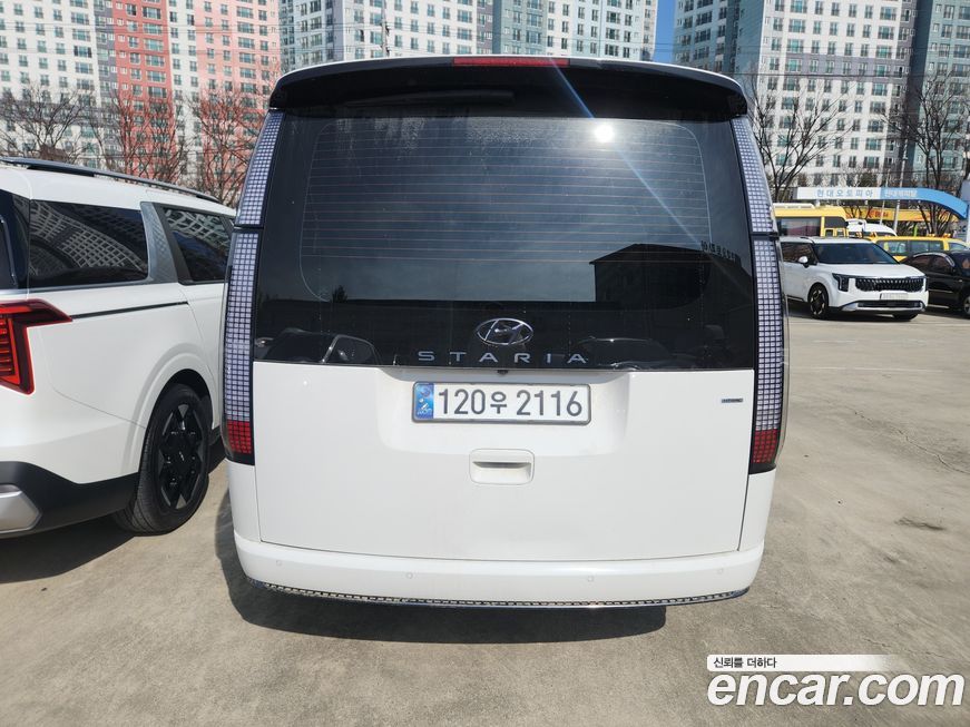 Hyundai Staria 4WD Lounge 9-Seater, 2024
