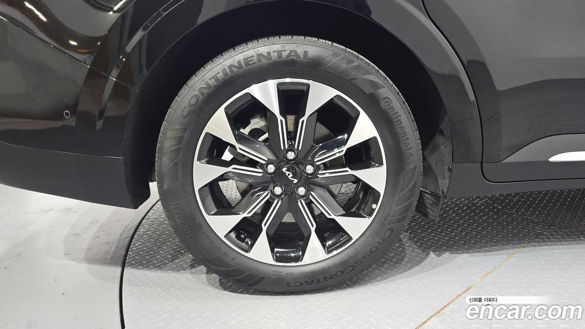 Kia Carnival 9-Seater Signature, 2023
