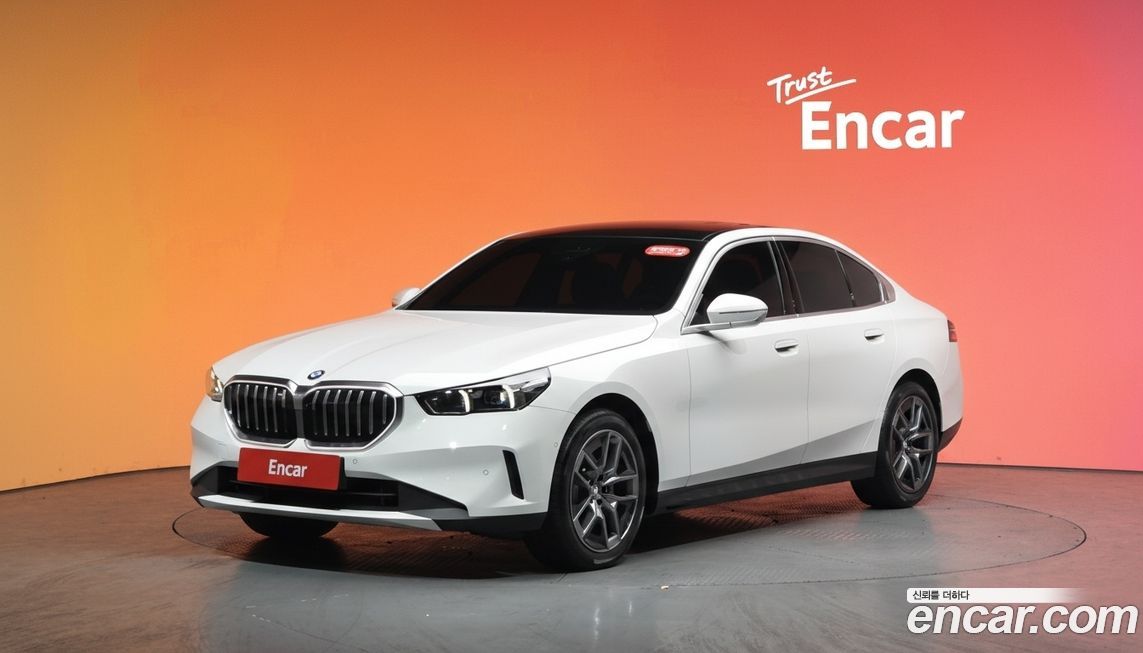 BMW 5-Series 530i xDrive, 2025