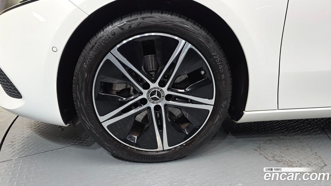 Mercedes-Benz A-Class A220 Sedan, 2024