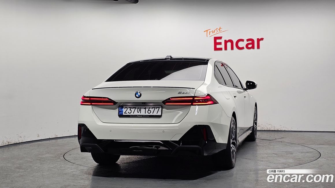 BMW 5-Series 520i Special Edition, 2024