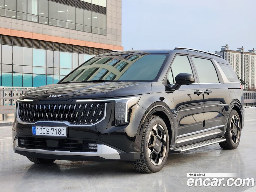 Kia Carnival 9-Seater Signature, 2024