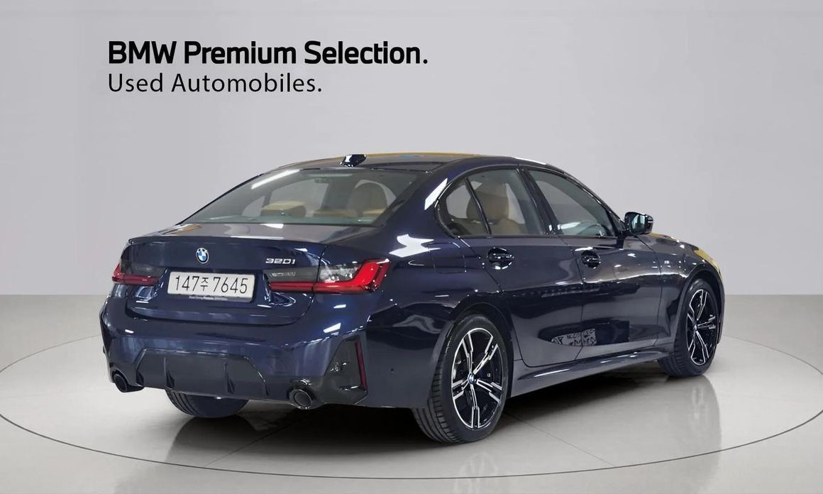 BMW 3-Series 320i M Sport, 2025