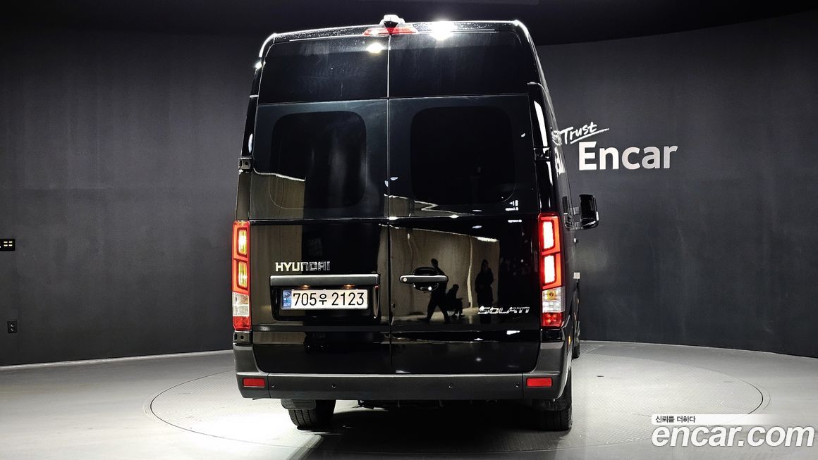 Hyundai Solati 15-seater, 2025