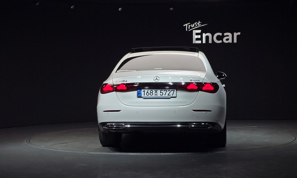 Mercedes-Benz E-Class E220d 4MATIC Exclusive, 2024