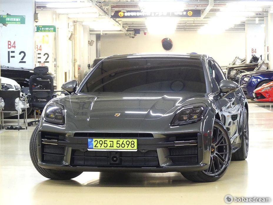 Porsche Panamera 4.0 GTS, 2025