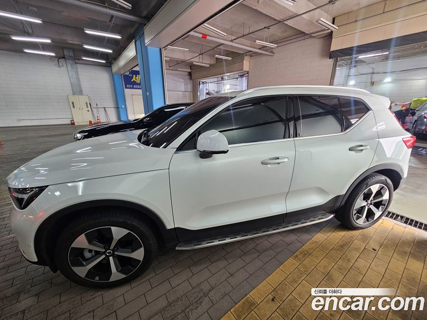 Volvo XC40 B4 Ultimate Bright, 2024
