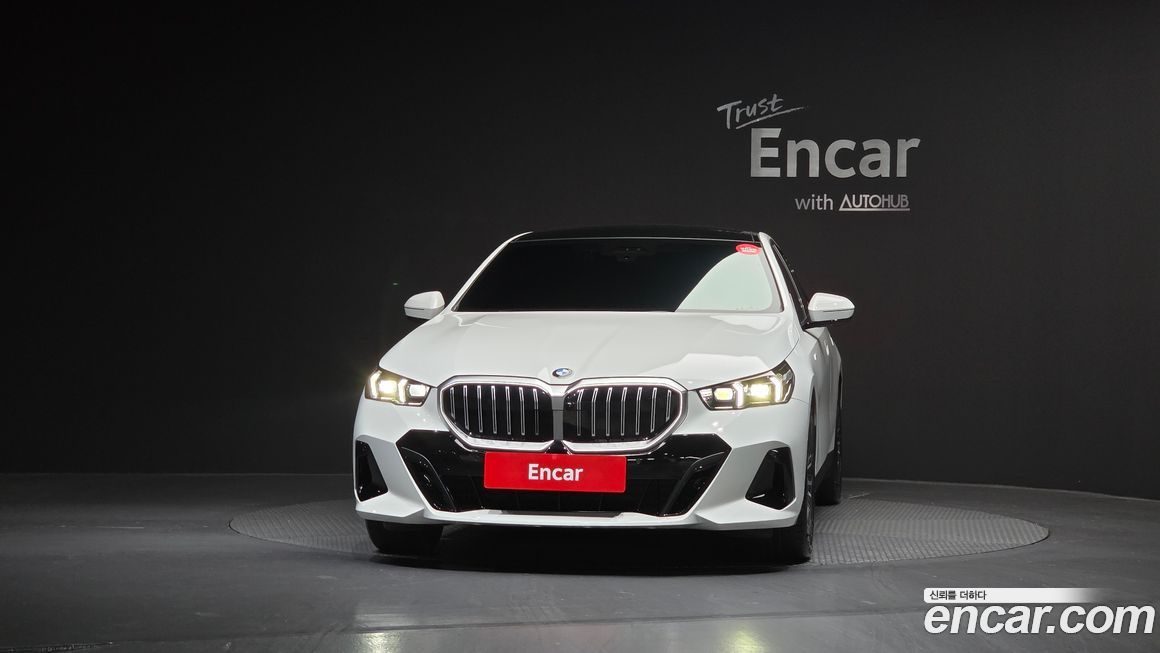 BMW 5-Series 520i M Sport, 2025