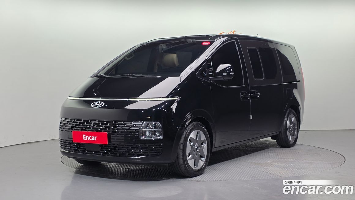 Hyundai Staria 4WD Tourer 11-Seater, 2024