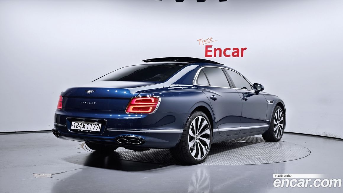 Bentley Flying Spur 4.0 Azure, 2024