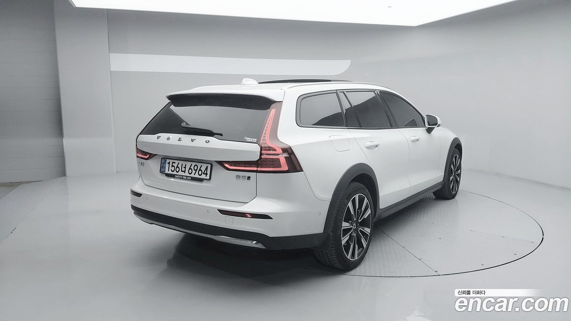 Volvo V60 B5 Ultimate AWD, 2024