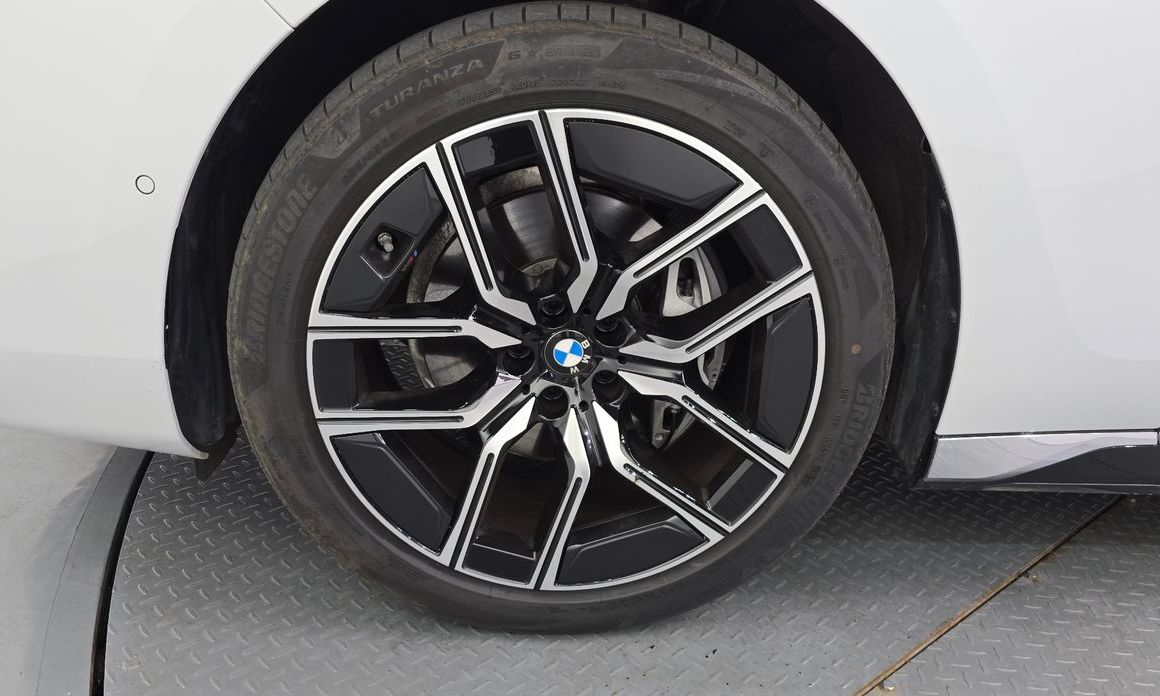 BMW 7-Series 740d xDrive M Sport, 2025