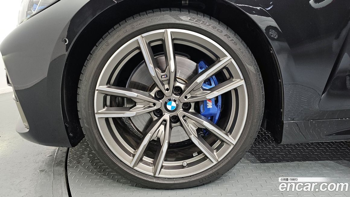 BMW 4-Series M440i xDrive Convertible, 2024