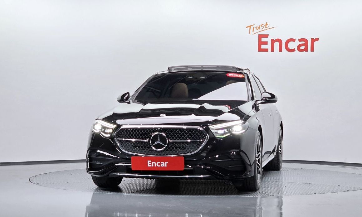 Mercedes-Benz E-Class E300 4MATIC AMG Line, 2025