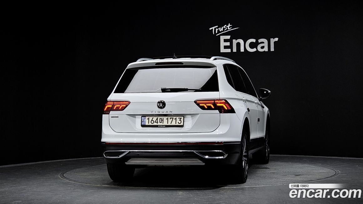 Volkswagen Tiguan 2.0 TSI Prestige, 2023