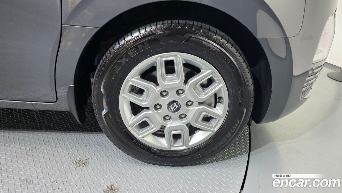 Hyundai Staria Cargo 5-Seater, 2025