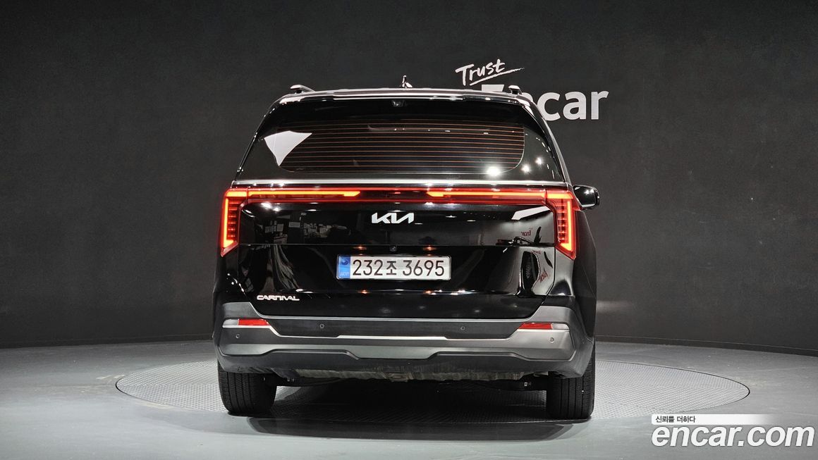 Kia Carnival 9-Seater Gravity, 2025