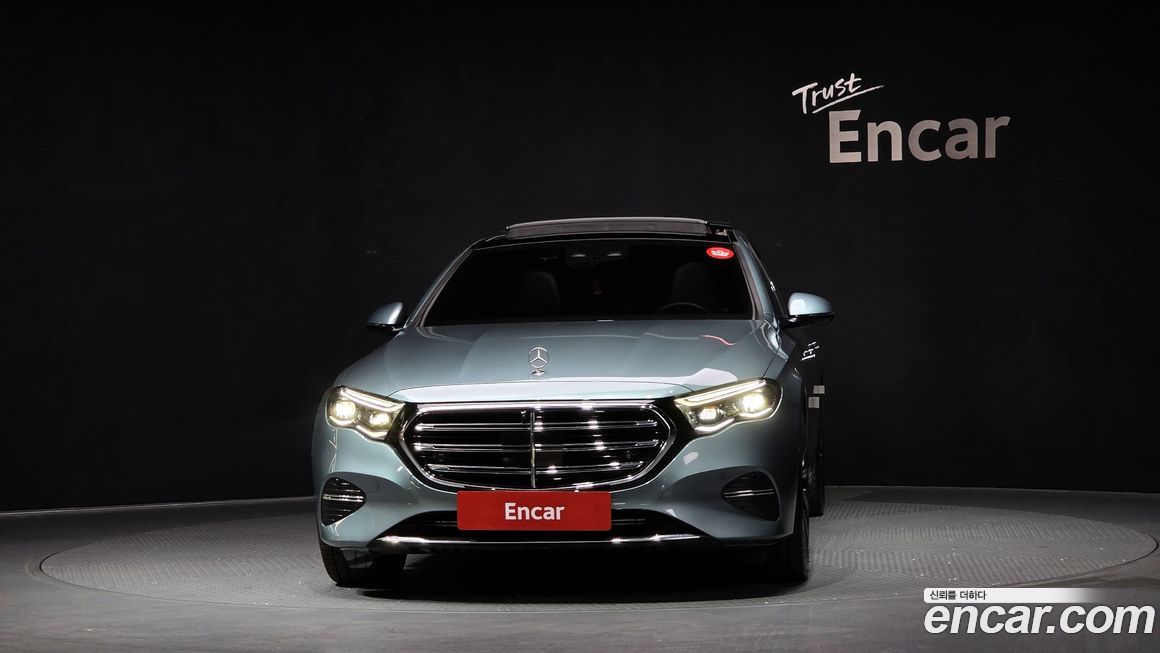 Mercedes-Benz E-Class E300 4MATIC Exclusive, 2024
