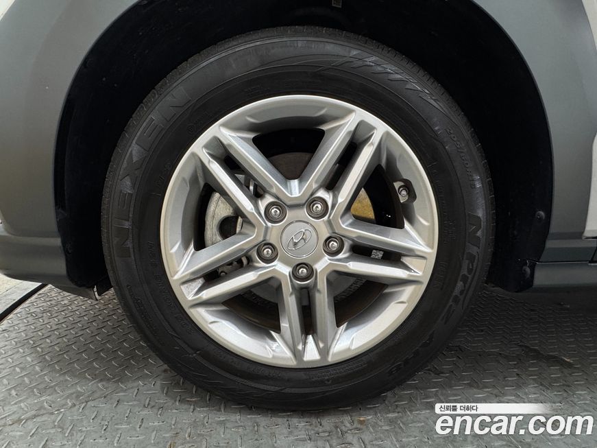 Hyundai Kona Gasoline 2.0 2WD, 2023