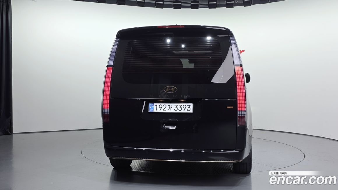 Hyundai Staria 4WD Lounge 9-Seater, 2025